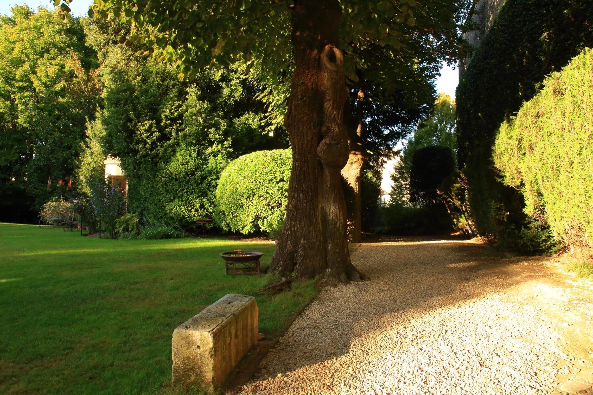 Logis Des Tourelles Bed & Breakfast Cognac Exterior photo